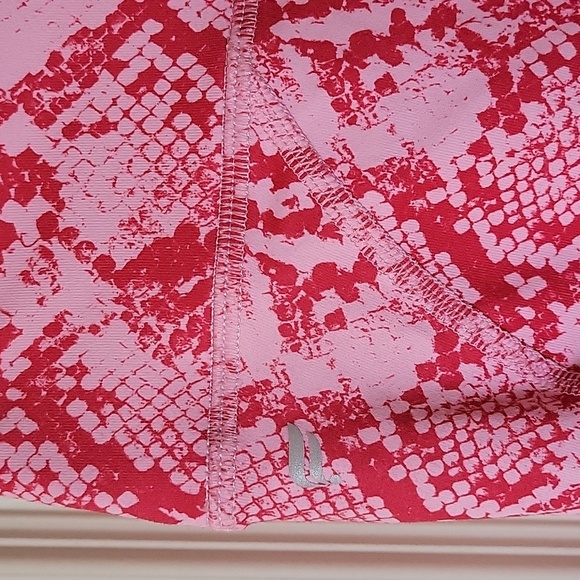 Fabletics pink snakeskin leggings size small NWOT - Picture 8 of 10